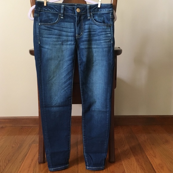 American Eagle Outfitters Denim - American Eagle Super Low Jegging, Size 6 Short